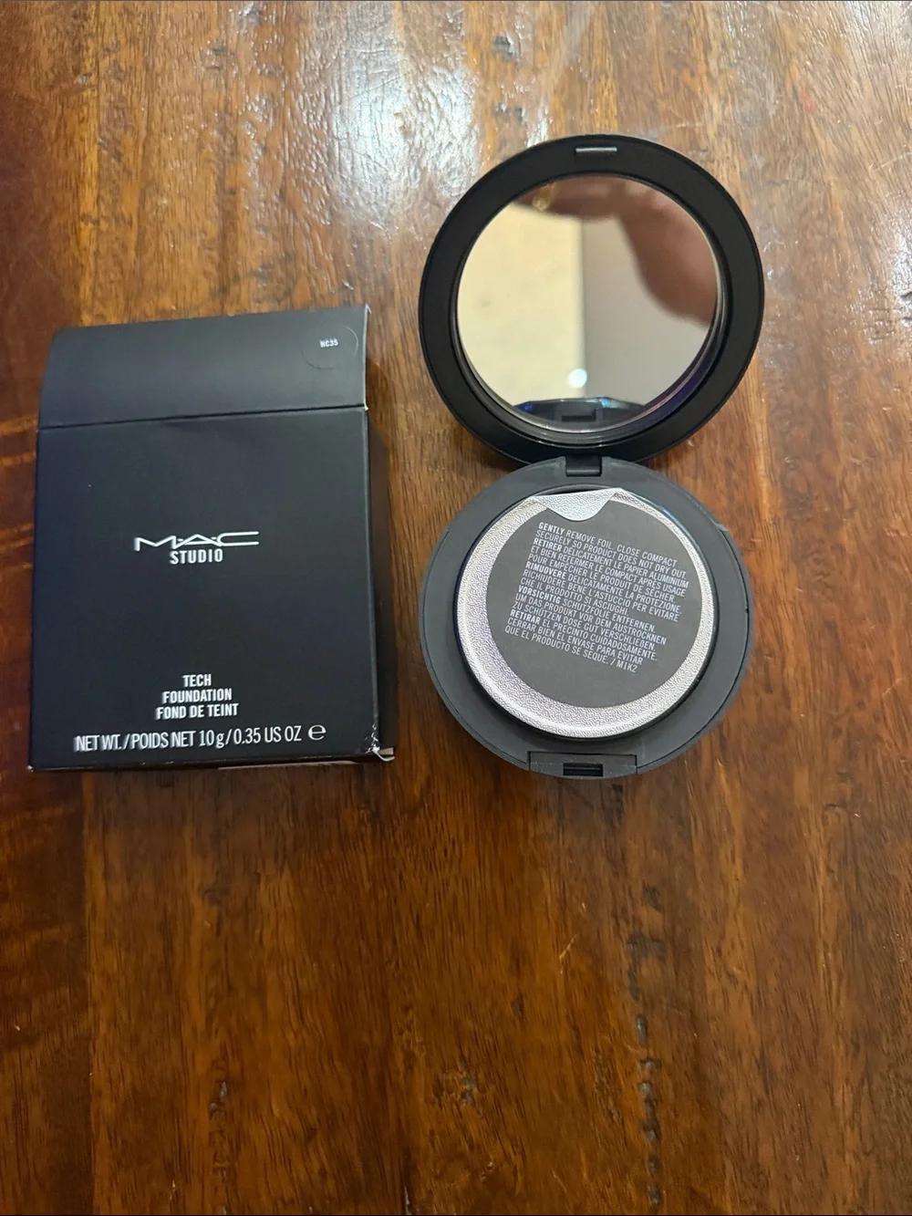 MAC Cosmetics Studio Tech Foundation Compact - Black Finish NC35